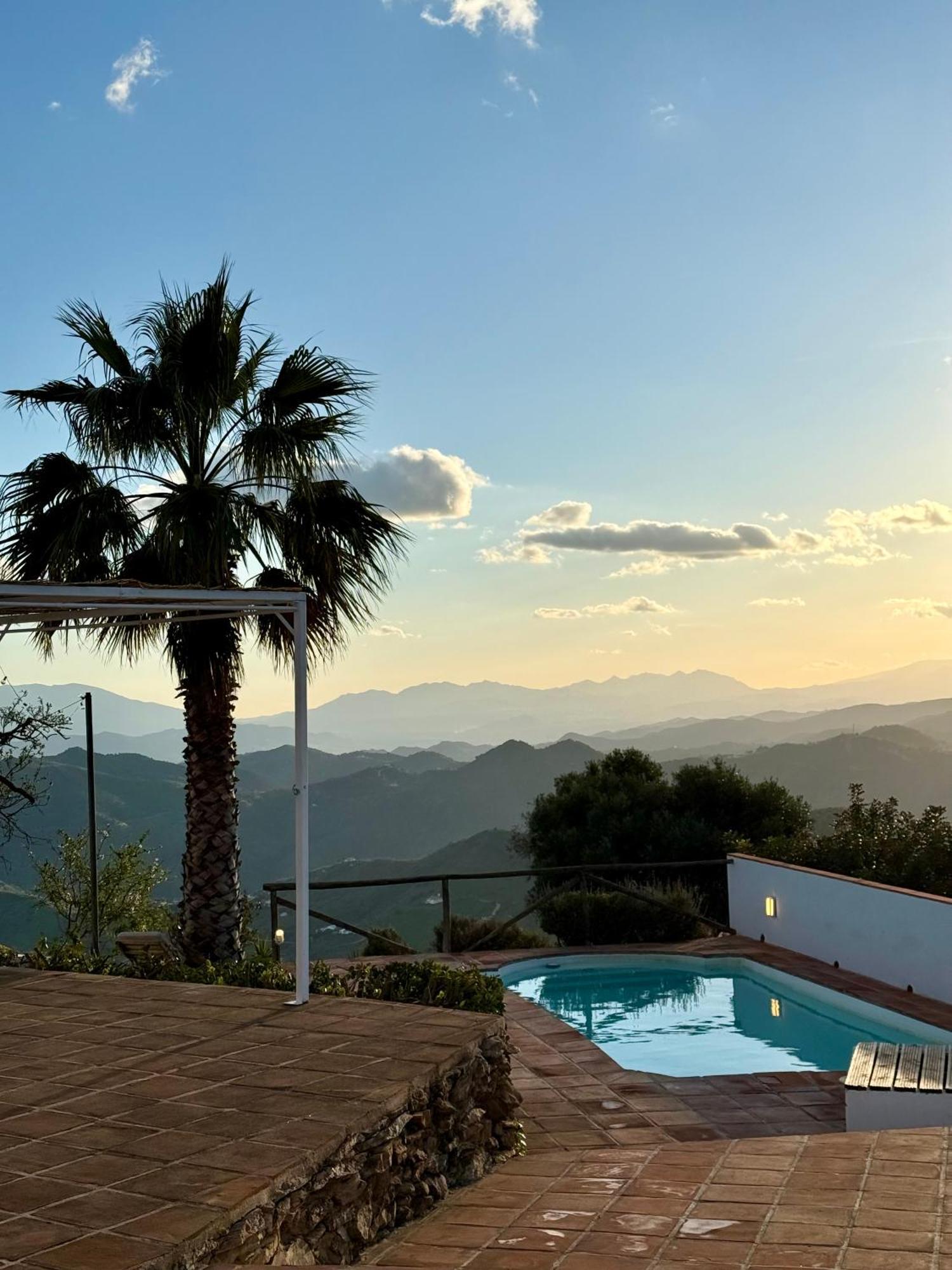 El Cielo, Cortijo En El Corazon De Las Montanas Malaga Exterior photo